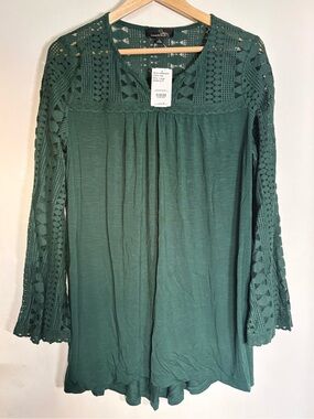 Suzanne Betro Lace Detail Bell Sleeve Tunic